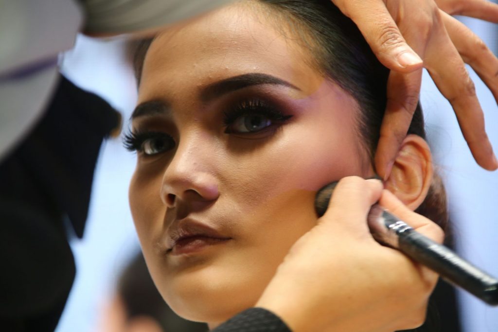 أبرز الأخطاء عند وضع مكياج الزفاف تعرفي إليها