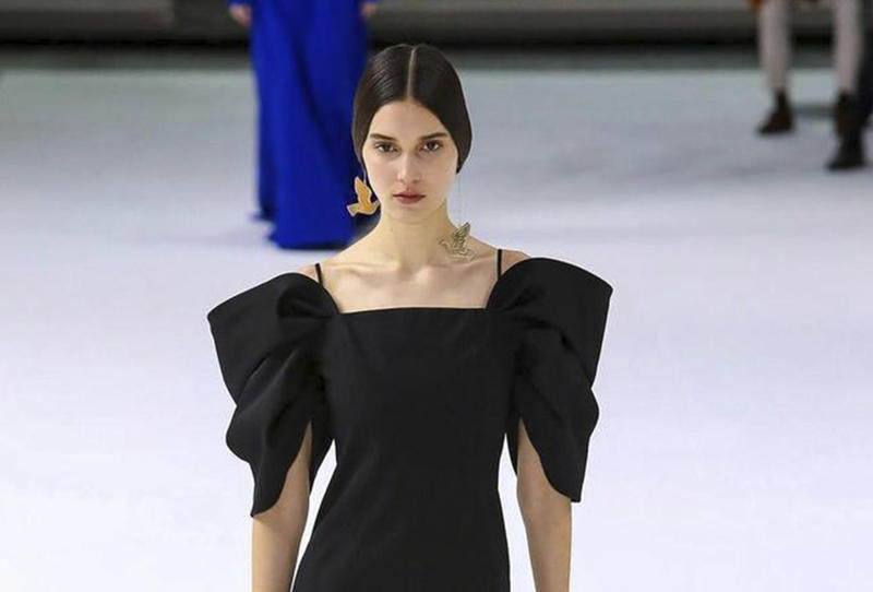 أجمل فساتين بأكمام منفوخة لسهرات نهاية العام