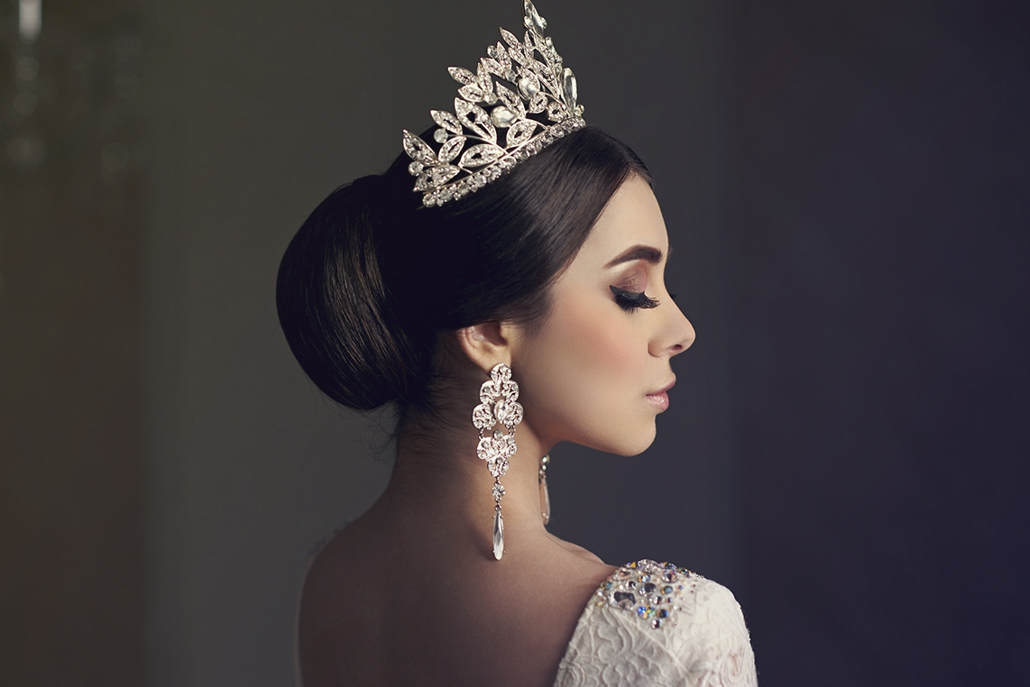 أجمل تيجان العروس من شوميه لحفل زفافك