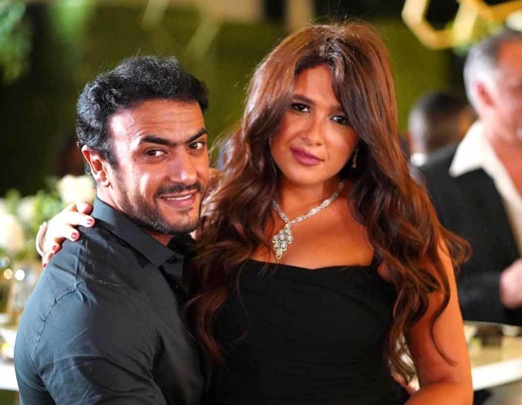بالفيديو: أحمد العوضي يتحدث عن طريقة تعامله مع نجومية زوجته ياسمين عبد العزيز!