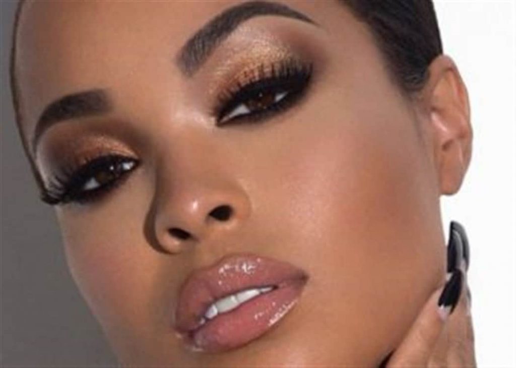 أروع ألوان ظلال العيون المناسبة للبشرة السمراء لإطلالات ربيع 2021