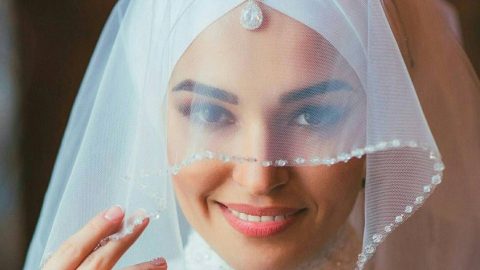 للعروس: أجمل موديلات لفات الحجاب والطرحة للمحجبات