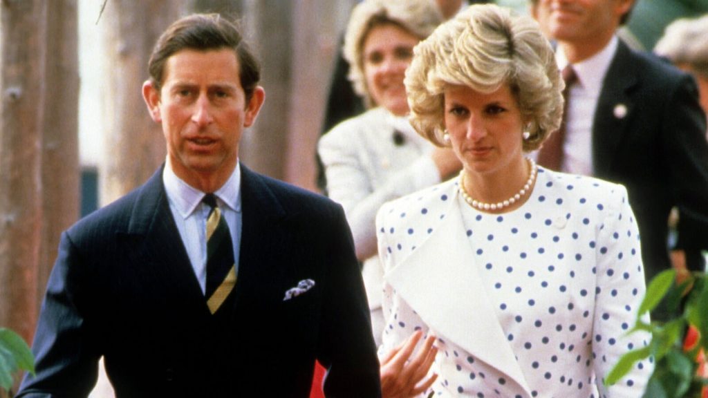 الأمير تشارلز يحكي تفاصيل لقائه بالراحلة ديانا ويكشف ردة فعها حول طلب يدها للزواج!