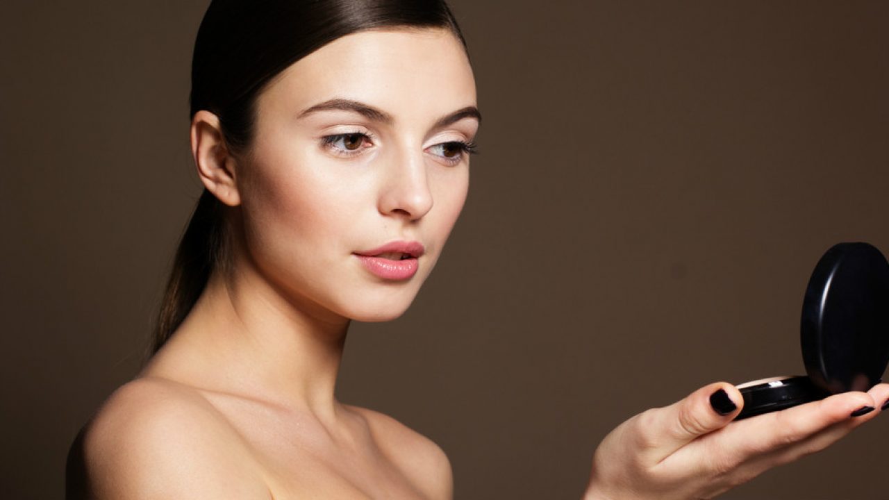 إليك أسرار الحصول على بشرة لامعة دون مستحضرات!