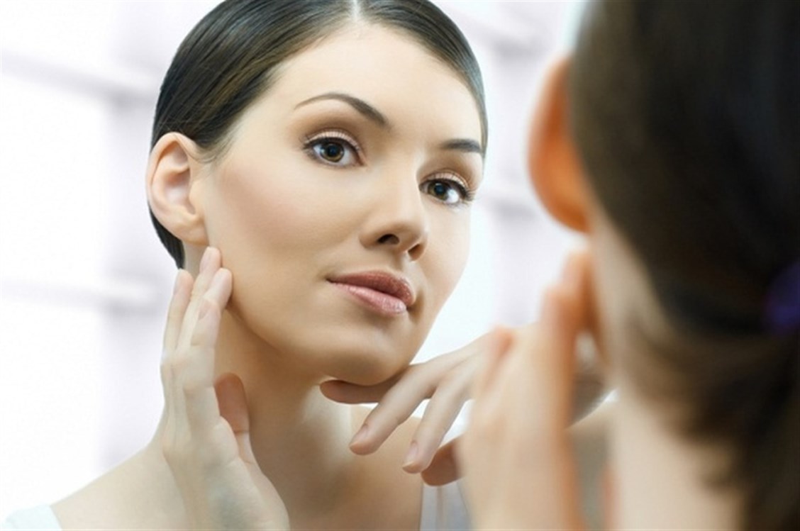 تعرفي إلى أسرار علاج مشاكل البشرة بالغذاء!