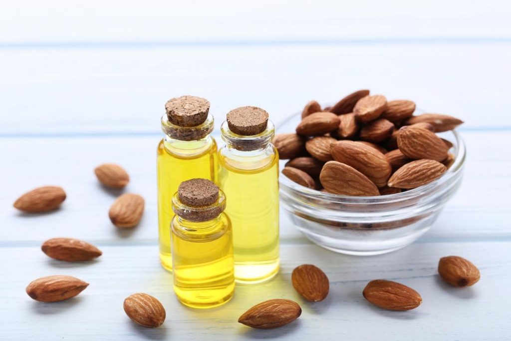 تعلمي طريقة صنع جل استحمام مرطب بزيت اللوز الحلو!