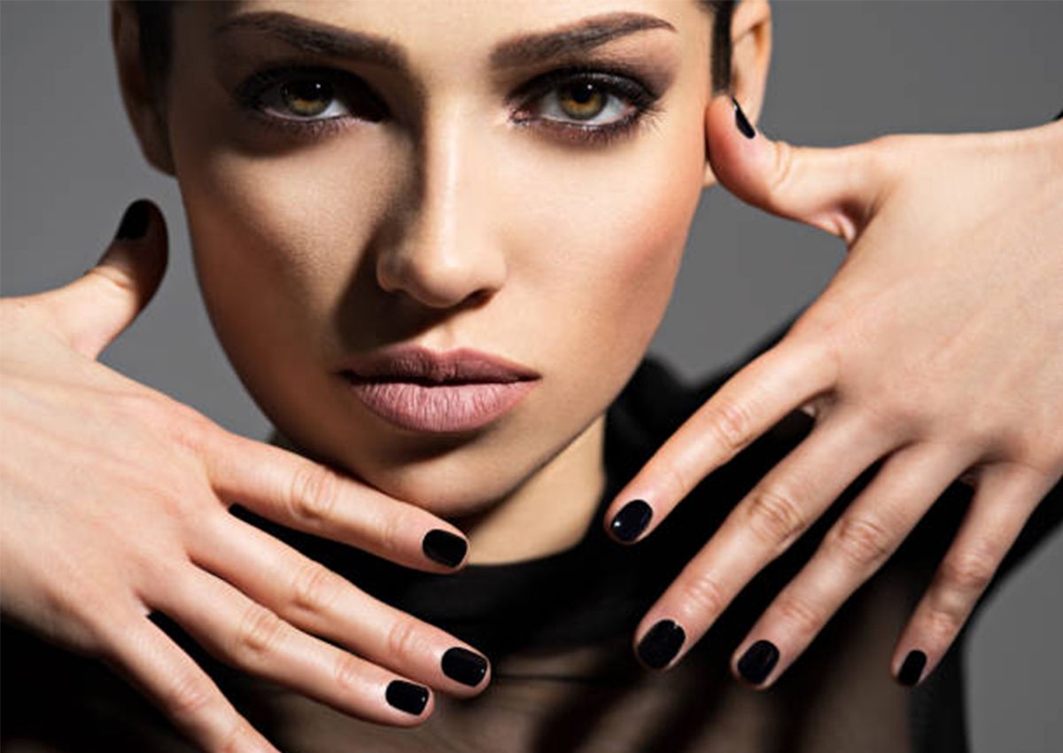 5 حيل لتجفيف المناكير بسرعة.. اكتشفيها!