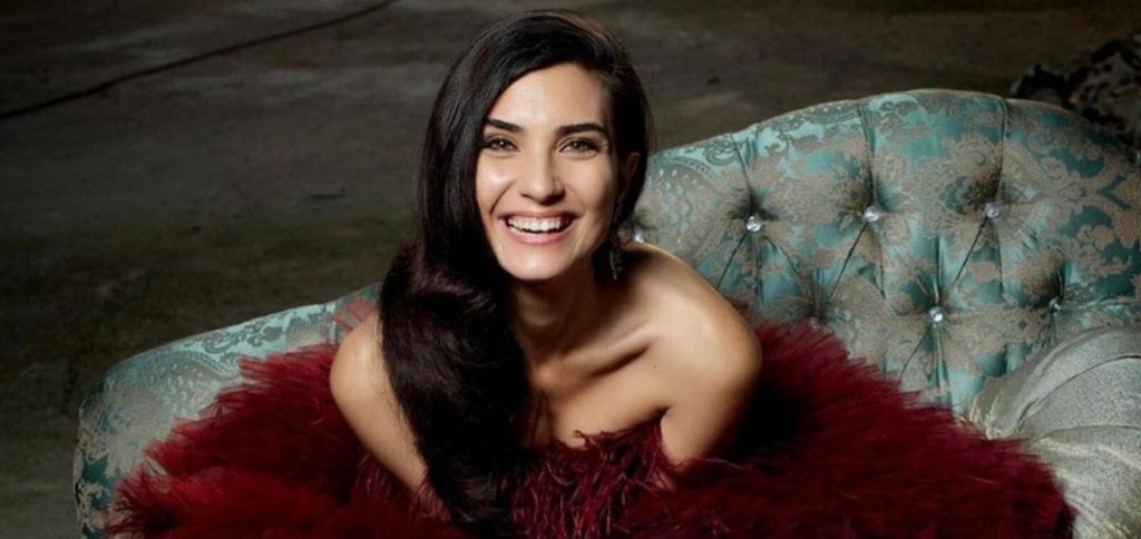 المسلسل التركي “ابنة السفير” يتعرض للنقد الشديد بسبب مشهد الزواج!