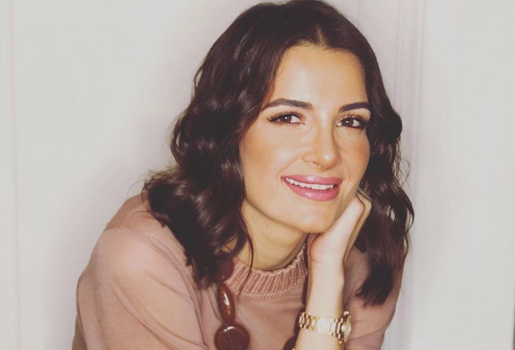 شام الذهبي تعلن خبر ارتباطها مرة أخرى بفيديو قصير!