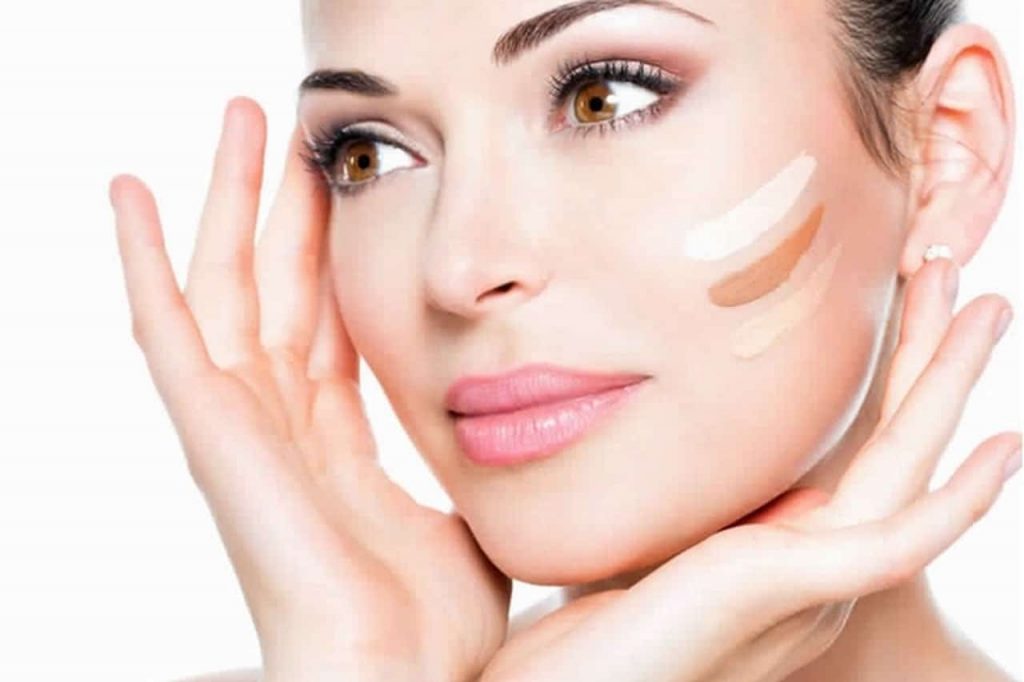 كريم الأساس السائل : 3 طرق لتطبيقه بطريقة سليمة تعرفي إليها