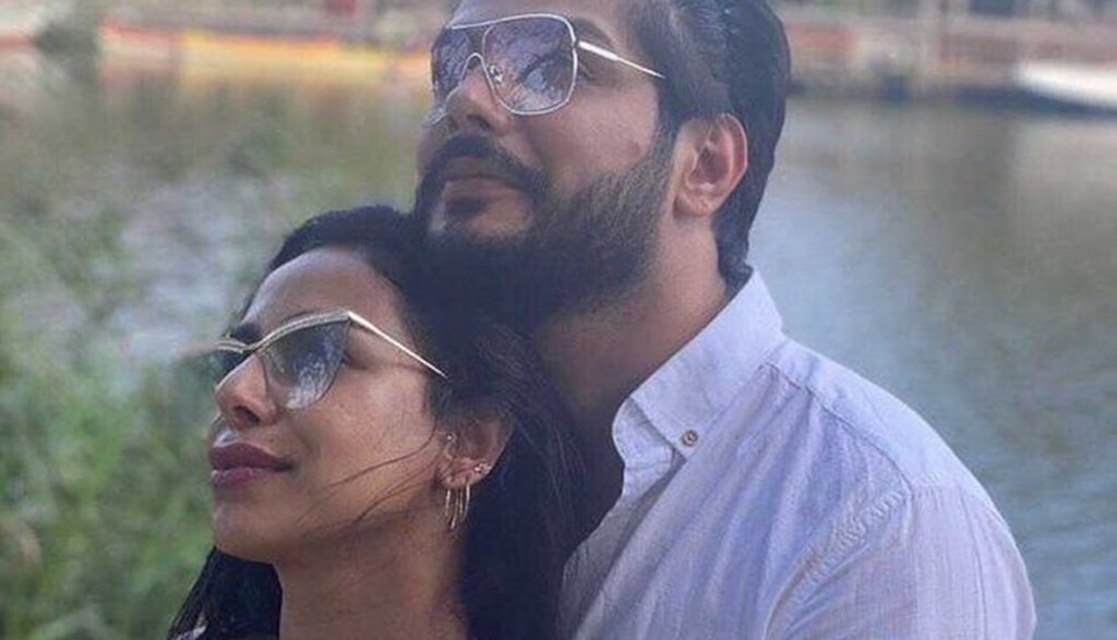 مشاهير افتتحوا السنة الجديدة بالارتباطات.. من هم؟