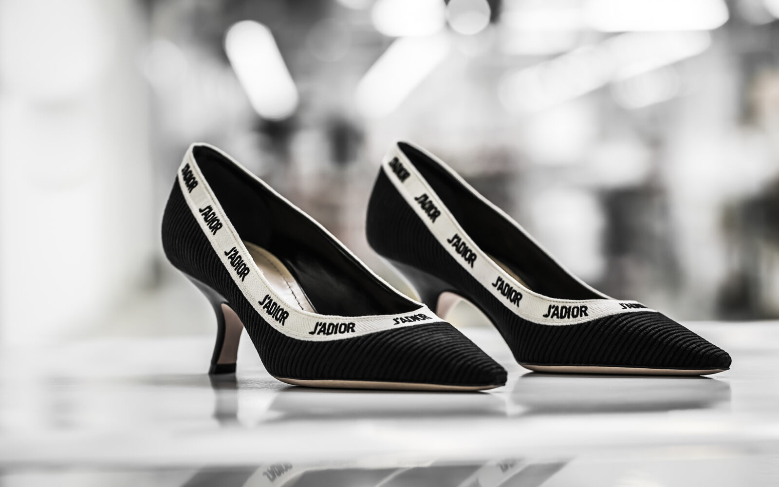 بالصور: أحذية بتصاميم أنيقة لربيع وصيف 2021