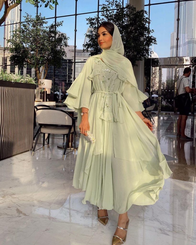 ملابس محجبات بلون الباستيل موضة صيف 2021