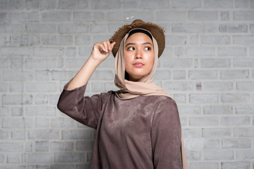 خمس قواعد اتبعيها عند ارتداء الحجاب لتكون إطلالتك مميزة