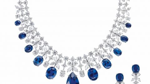 مجوهرات زرقاء فاخرة لإطلالة ملكية راقية في ليلة العمر