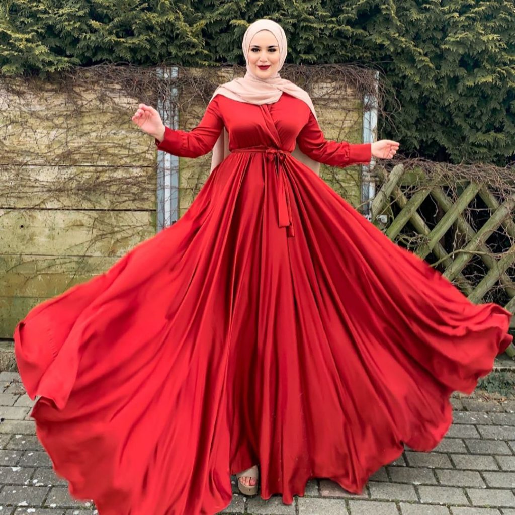 ألوان فساتين السهرة الأكثر رواجا لصيف 2021