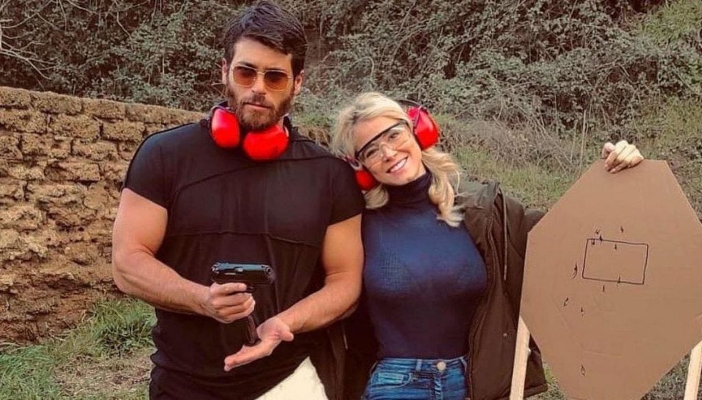 جان يامان وحبيبته الإيطالية يحسمان شائعة انفصالهما بهذا الفيديو
