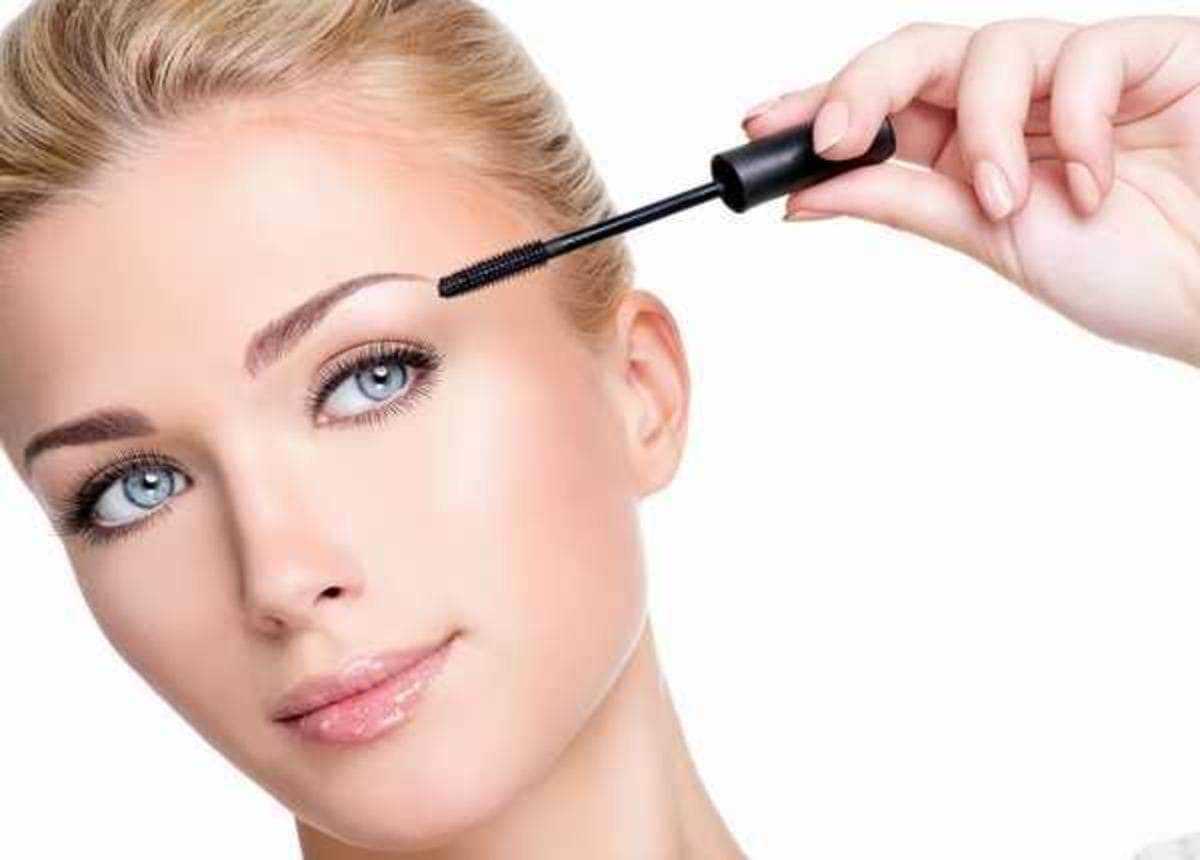 كيفية اختيار الماسكارا المناسبة لرموشك