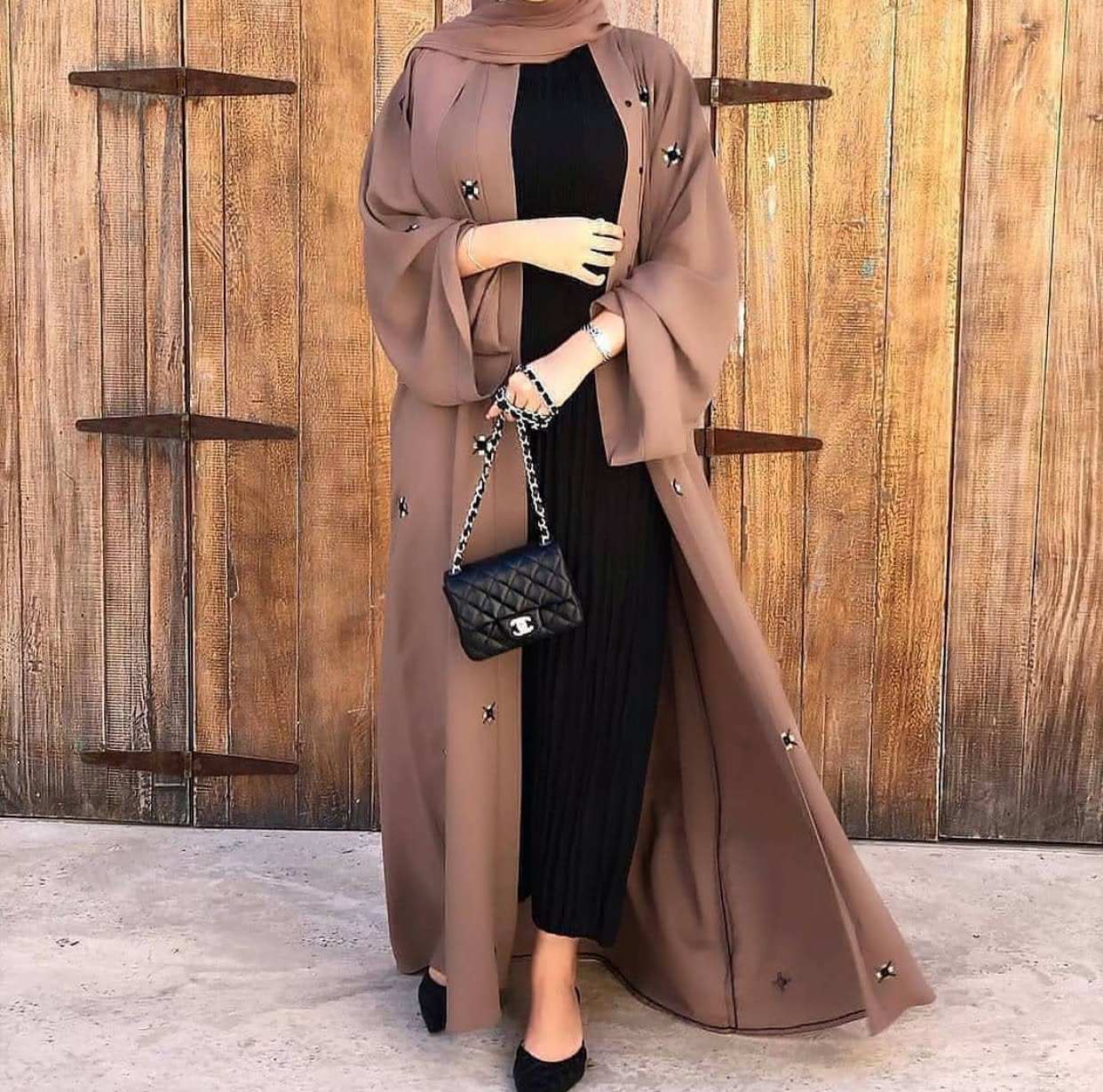 كيفية اختيار الحذاء المناسب للعباية في عيد الإضحى