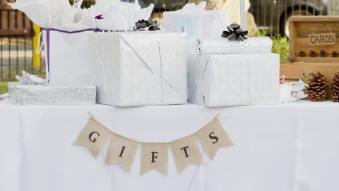 للعروس: أفكار هدايا لصديقات العمر كعربون امتنان