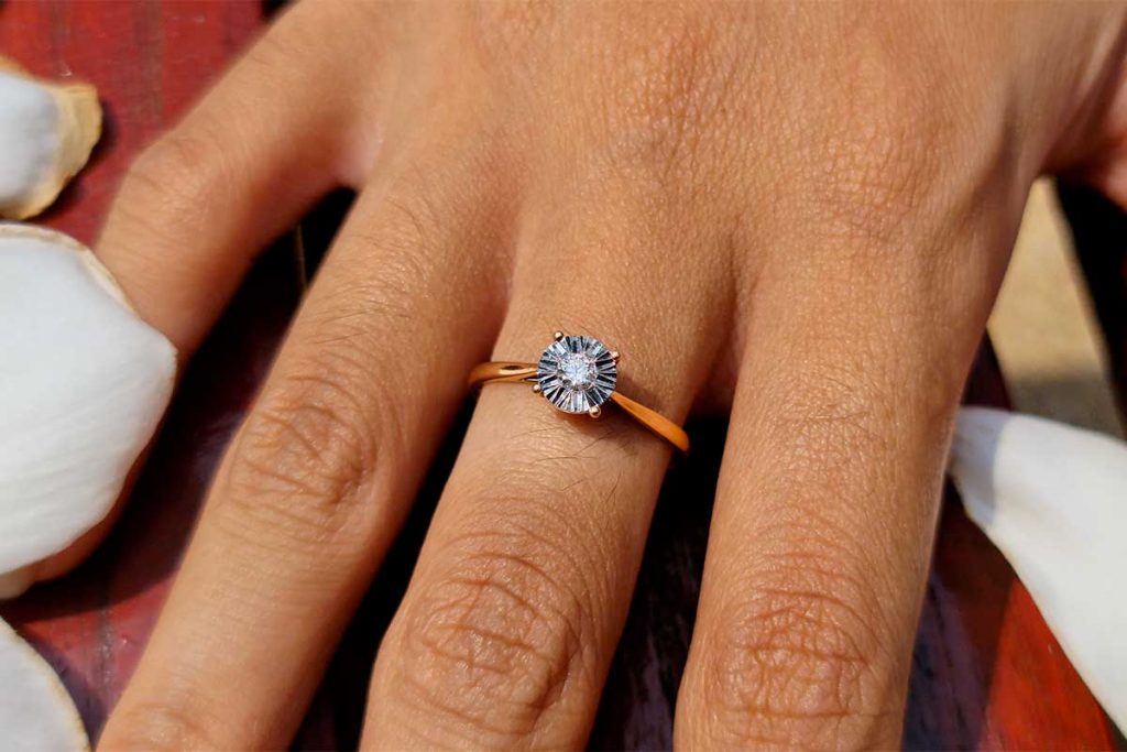 موديلات خواتم خطوبة من الذهب الوردي لعروس صيف وخريف 2021