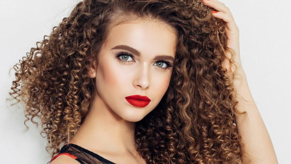 بالصور : تسريحات شعر العروس لصاحبات الشعر الخشن والمجعد