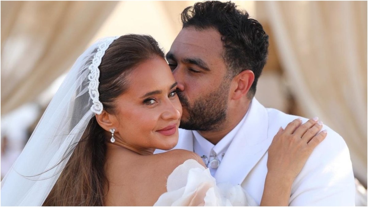 تفاصيل فستان زفاف نيللي كريم تصدم الجمهور!