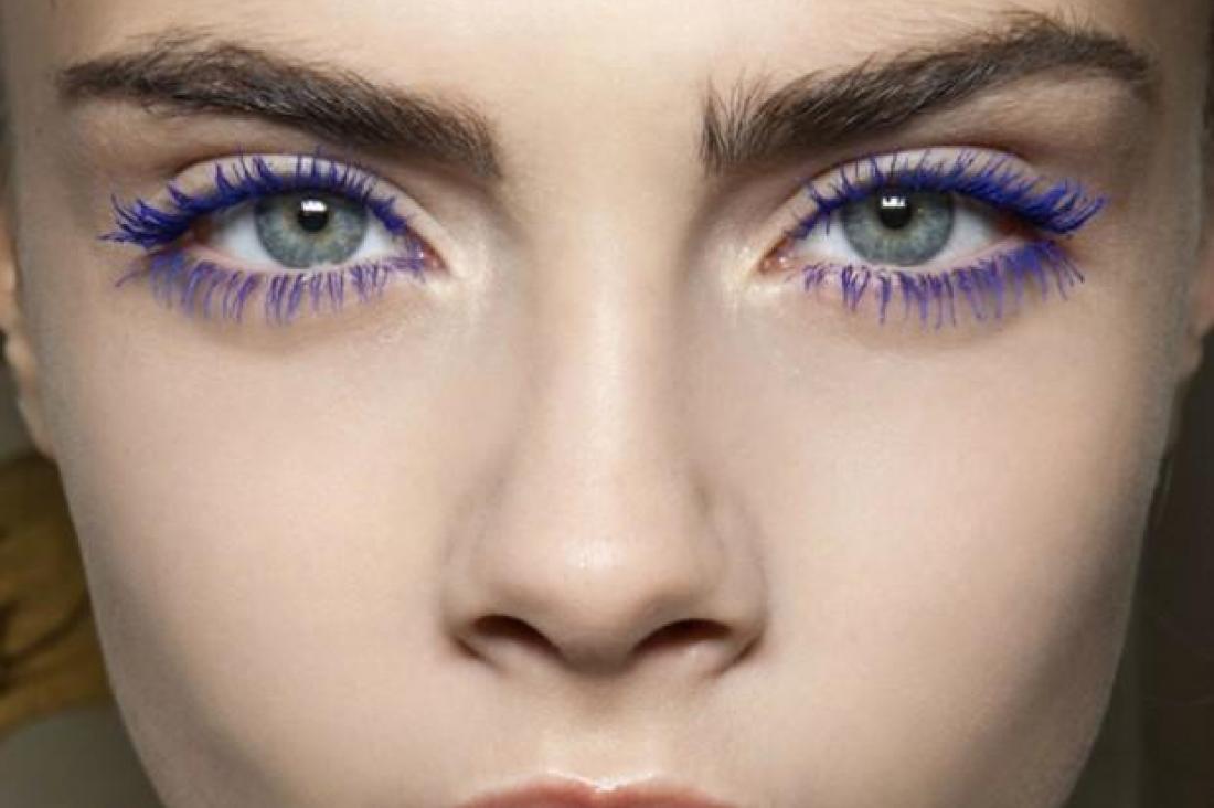 بالصور ماسكرا ملونة موضة 2021 لنظرة مشرقة وملفتة