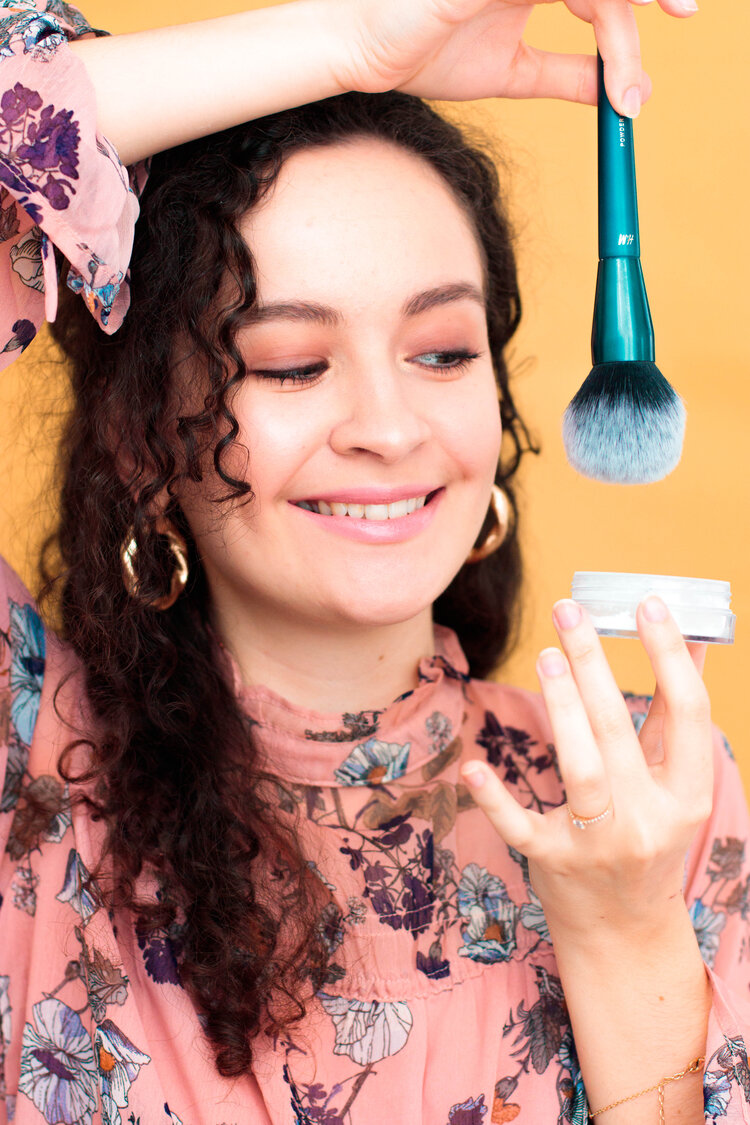 مستحضرات المكياج الأساسية