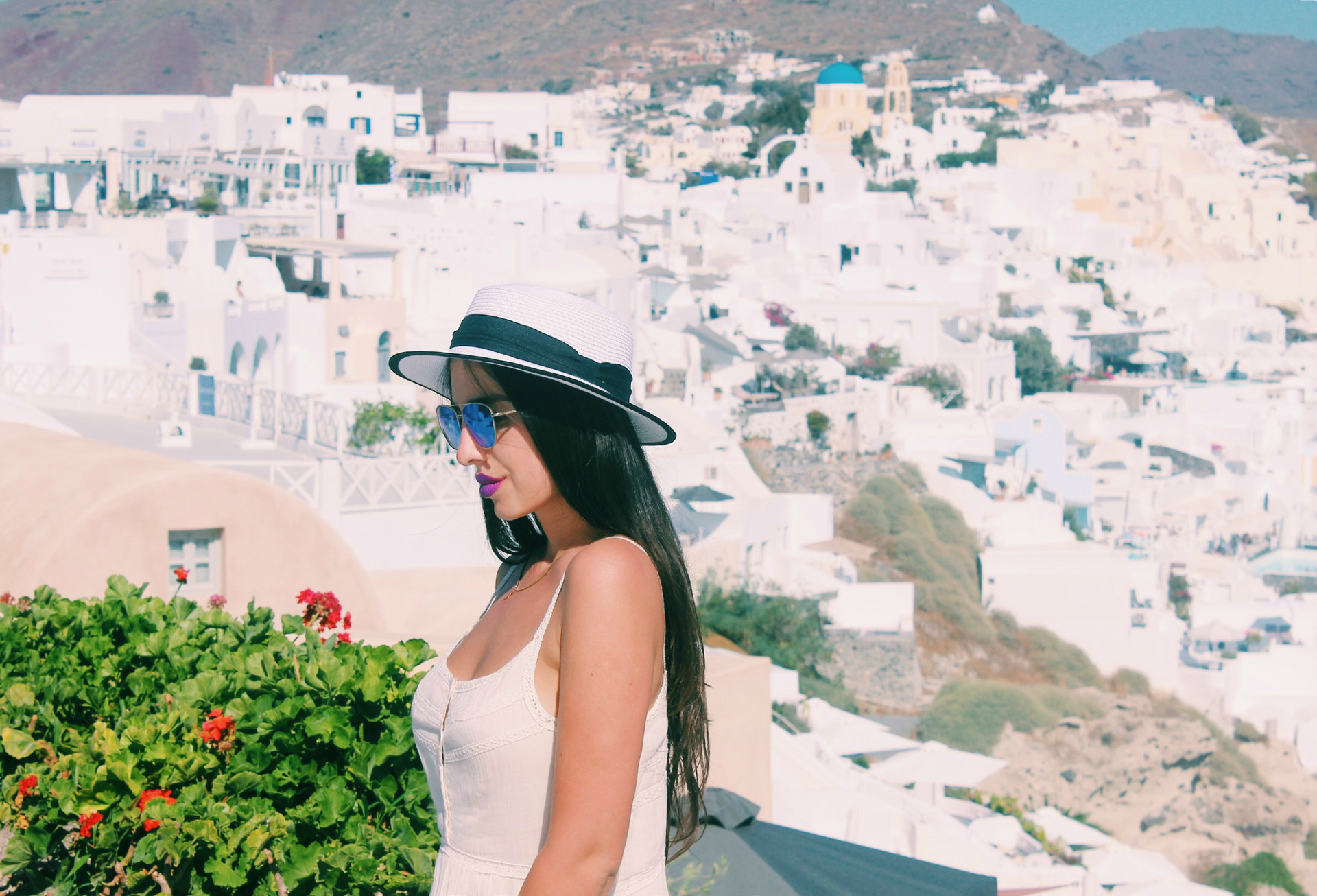 أفضل برنامج سياحي لقضاء شهر العسل في جزيرة Santorini باليونان