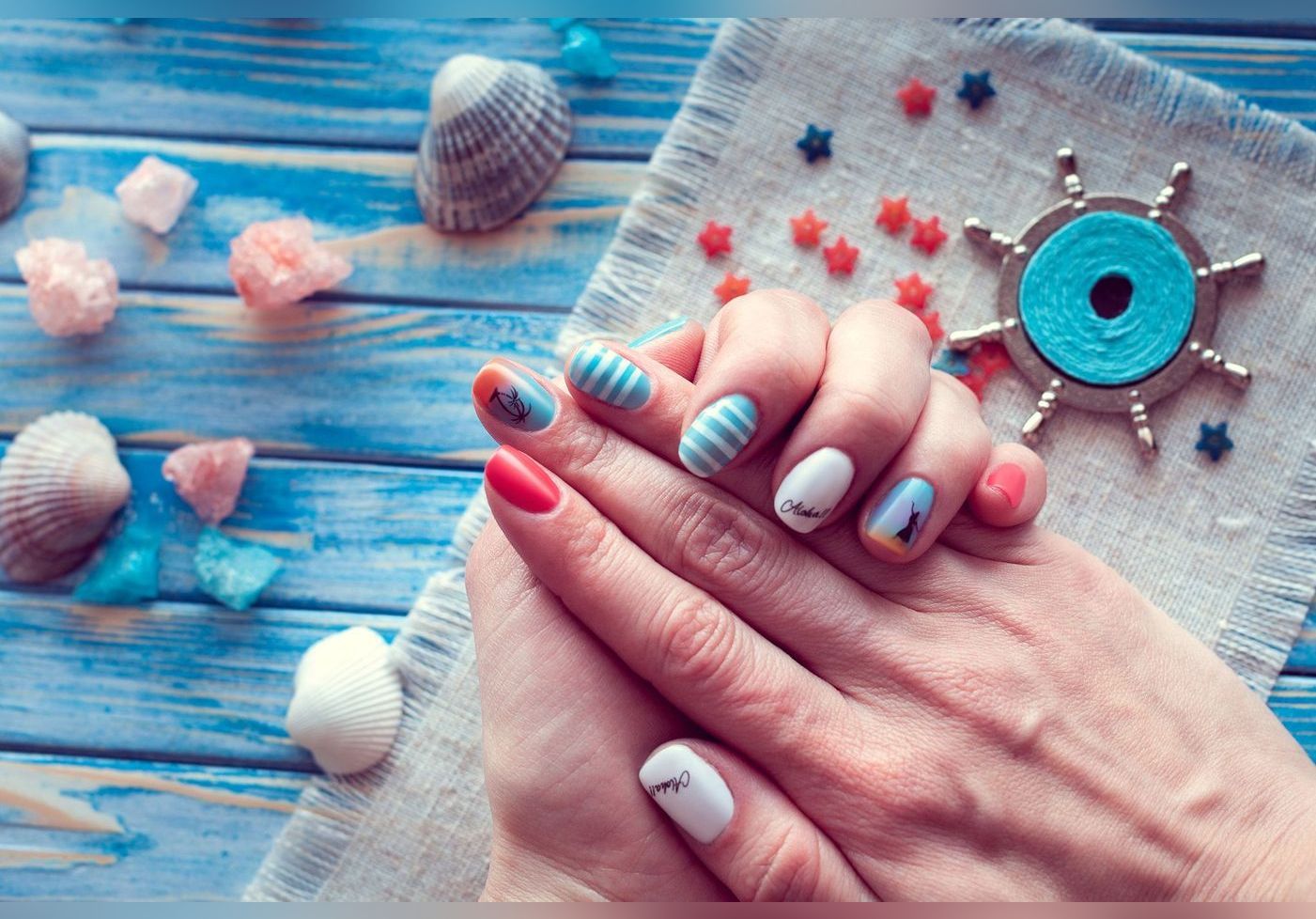 رسمات طلاء الأظافر موضة 2021