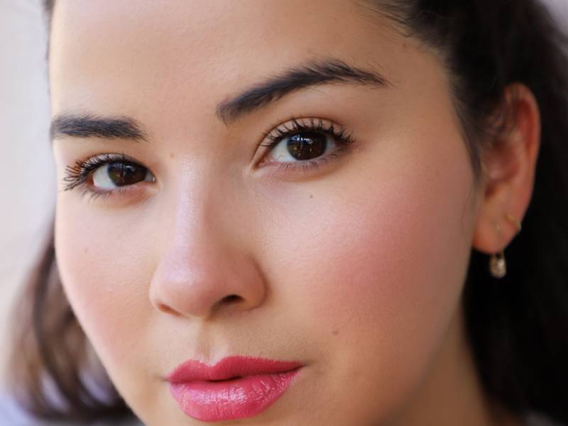 للعروس الجديدة: مكياج ناعم كامل بدون عيوب في خطوات سهلة!