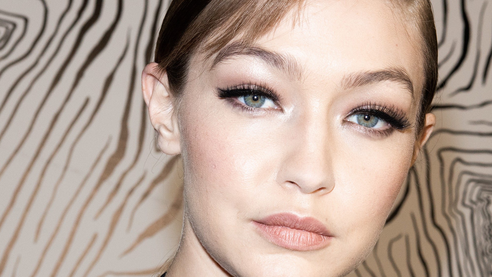 كيفية وضع المكياج دون أن تتسببي في إتلاف اكستنشن الرموش