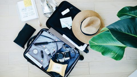 أغراض أساسية في حقيبة السفر لشهر العسل