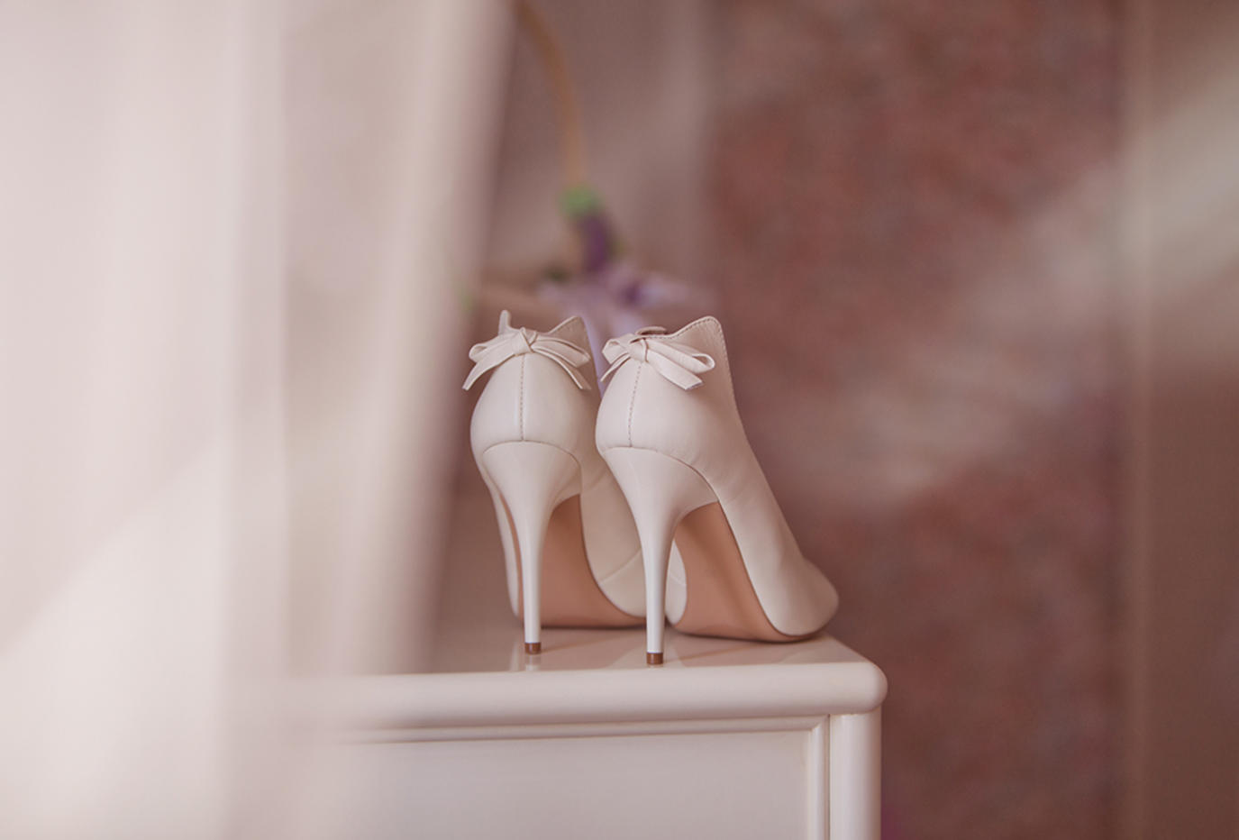 حذاء العروس لم يعد مقتصرا فقط على اللون الأبيض