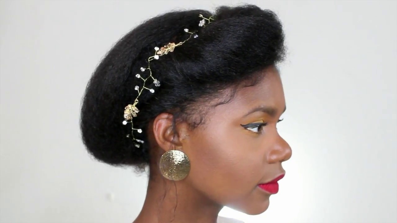 تسريحات زفاف ناعمة لصاحبات الشعر المجعد