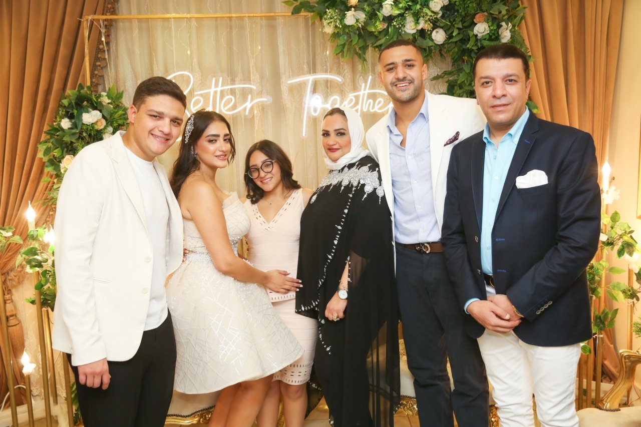 خطوبة ابنة مصطفى كامل بشكل رسمي على قبطان في البحرية