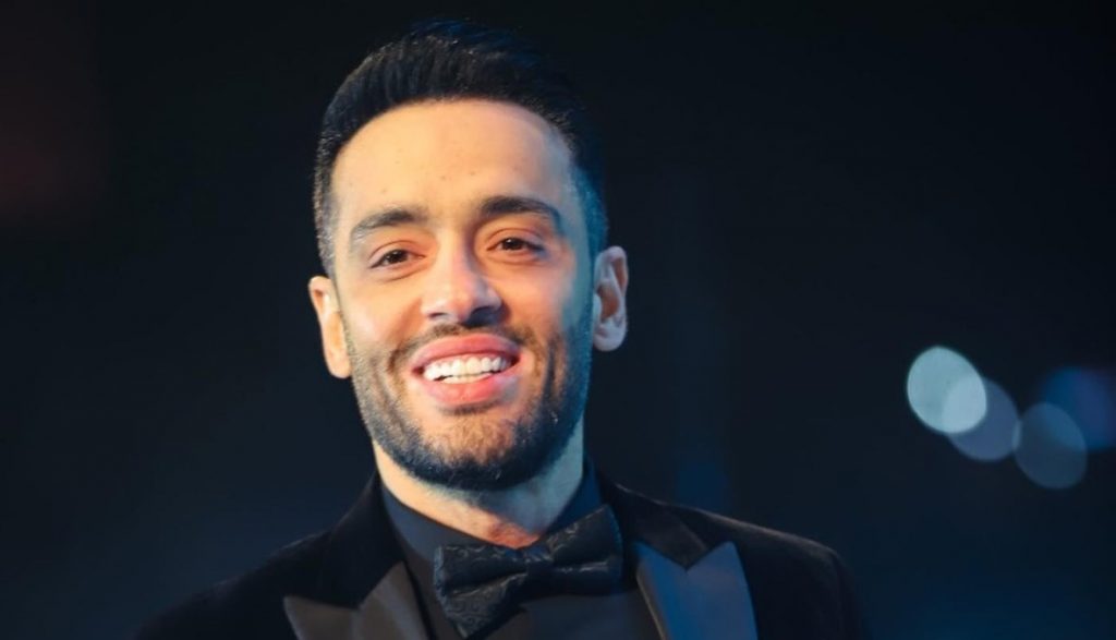 رامي جمال يعتذر من زوجته بعد إثارة الجدل بتهنئته الغريبة!