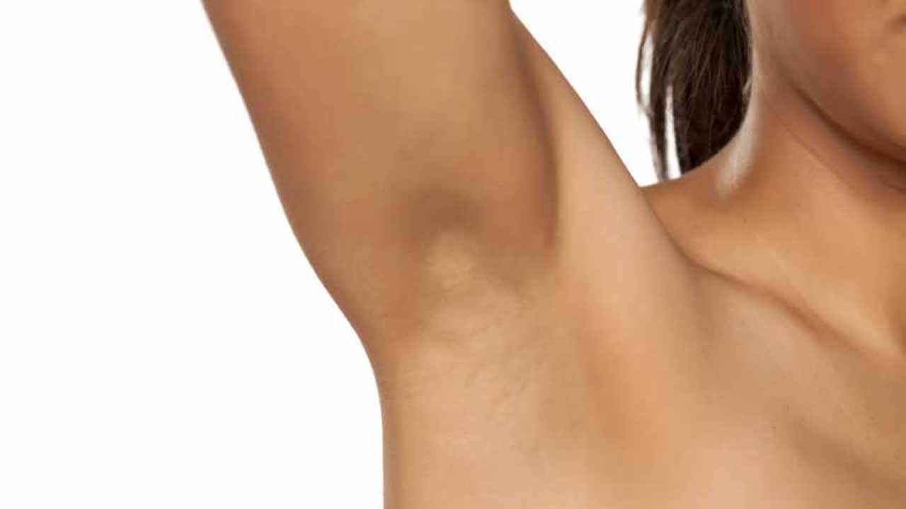 3 خطوات بسيطة حتى تتمكني من تبييض إبطيك