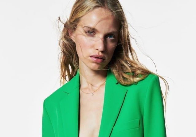 بدلة Zara الجديدة تشعل مواقع التواصل الاجتماعي