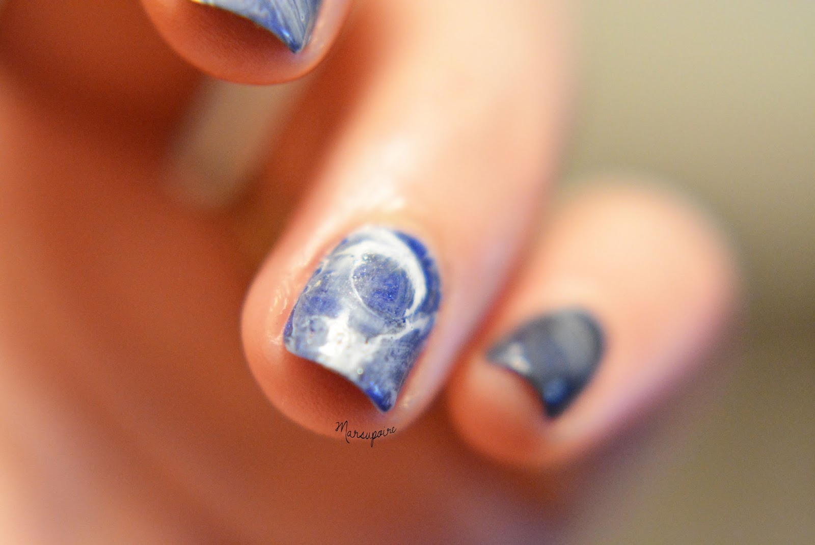 صيحة طلاء الأظافر الرائجة لشتاء 2022