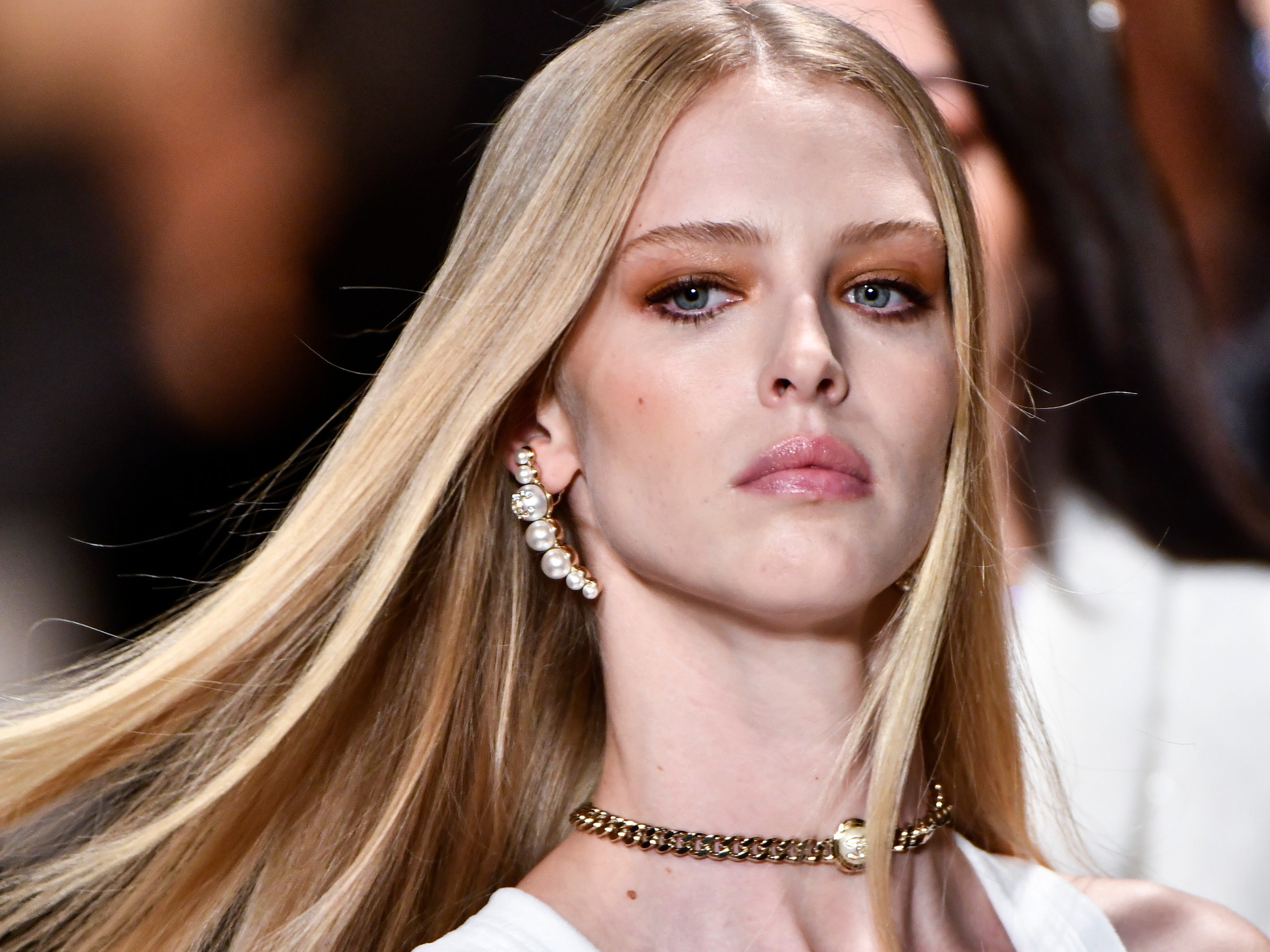 5 صيحات جمالية من وحي عروض أزياء ربيع وصيف 2022