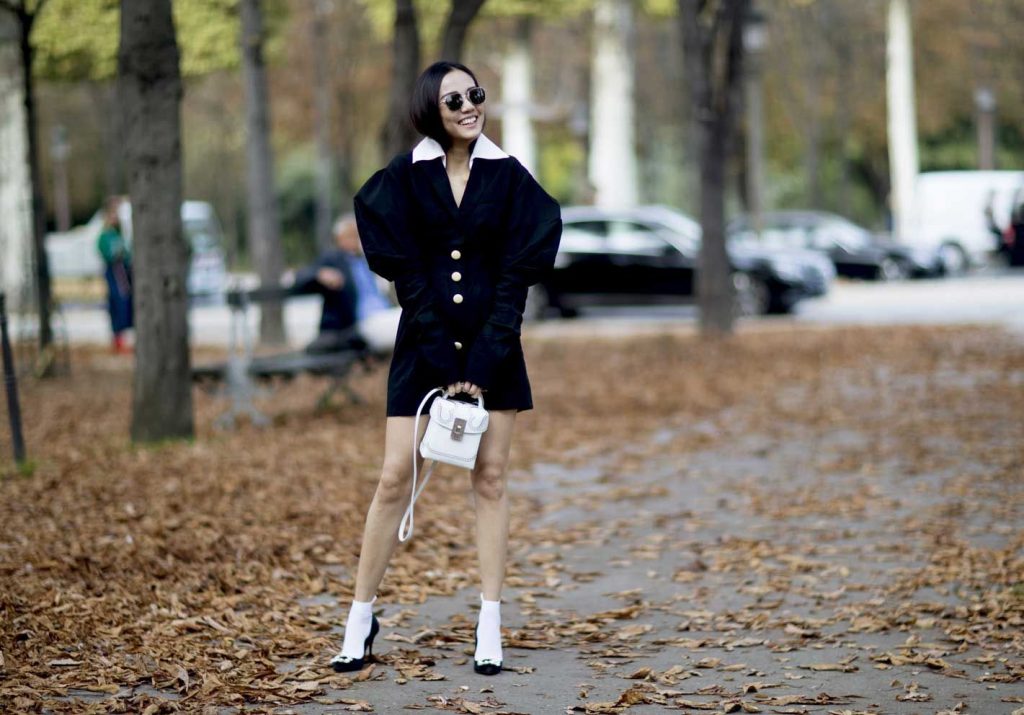 كيفية تنسيق الملابس بالثنائي الأسود والأبيض للظهور بإطلالة أنيقة وساحرة