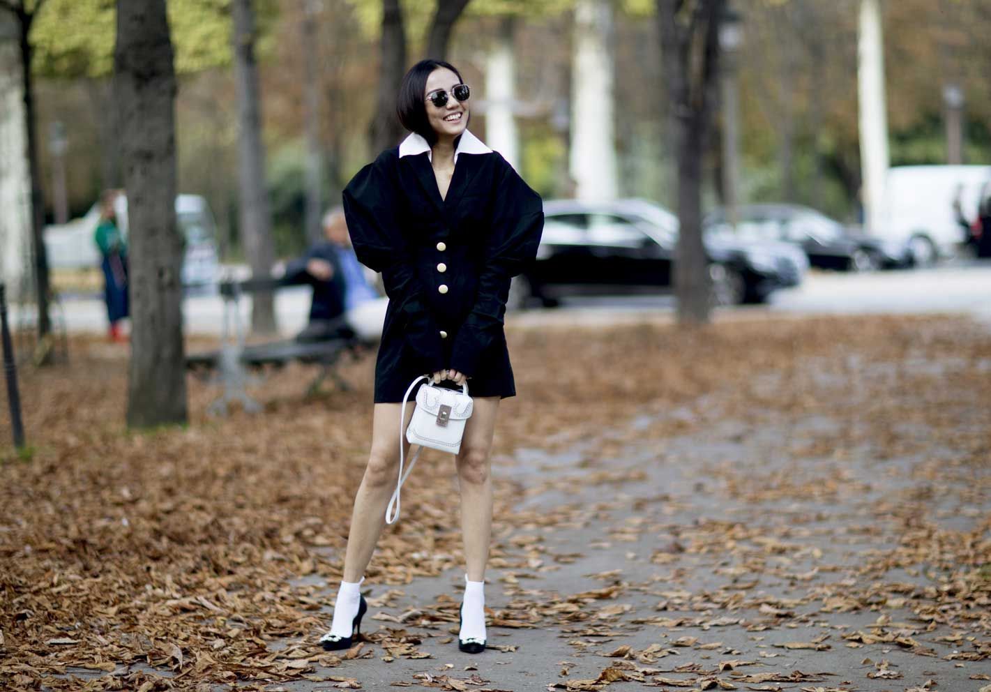 كيفية تنسيق الملابس بالثنائي الأسود والأبيض للظهور بإطلالة أنيقة وساحرة