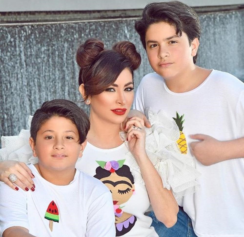 بالصور: ديما بياعة تنشر صور رفقة ولديها والجمهور يعلق!