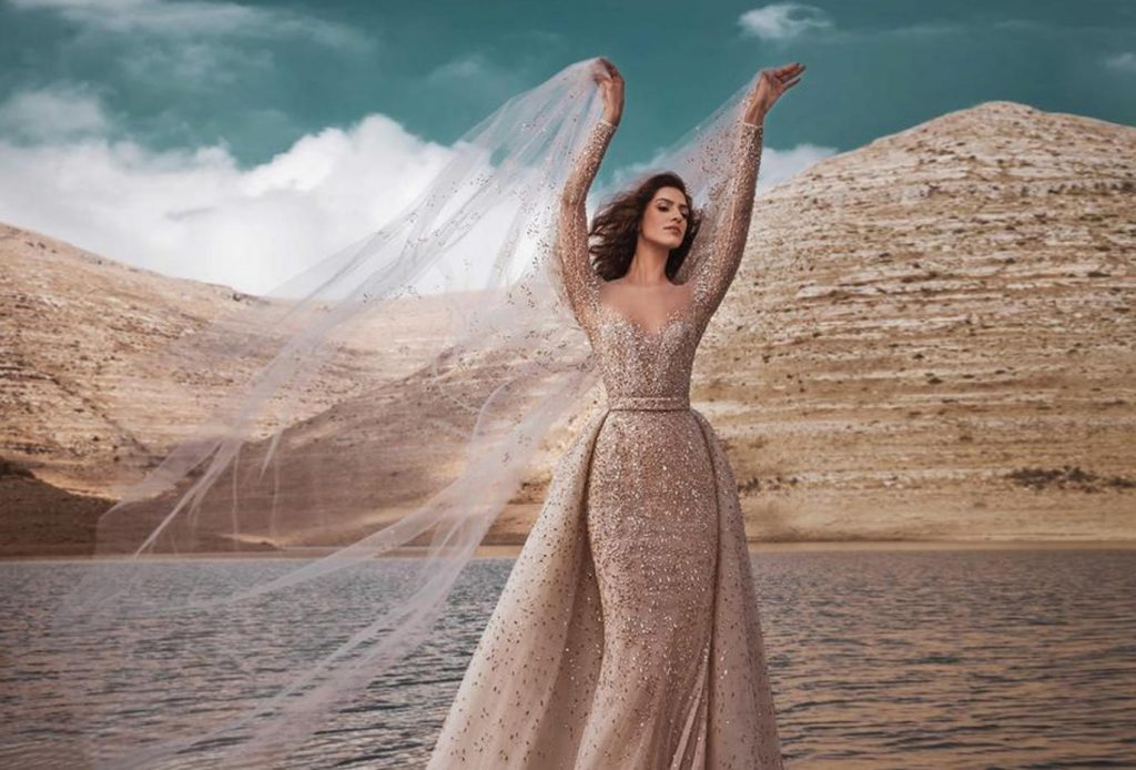 4 موديلات فساتين زفاف جذابة مع التنورة الإضافية