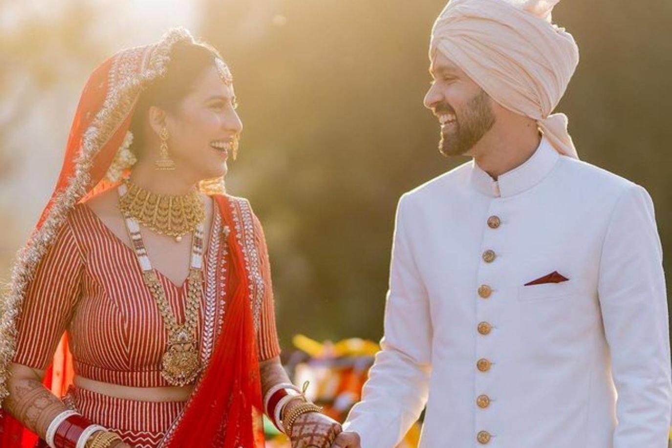 بالصور: فيكرانت ماسي وشيتال ثاكور  يدخلان القفص الذهبي بعد قصة حب طويلة