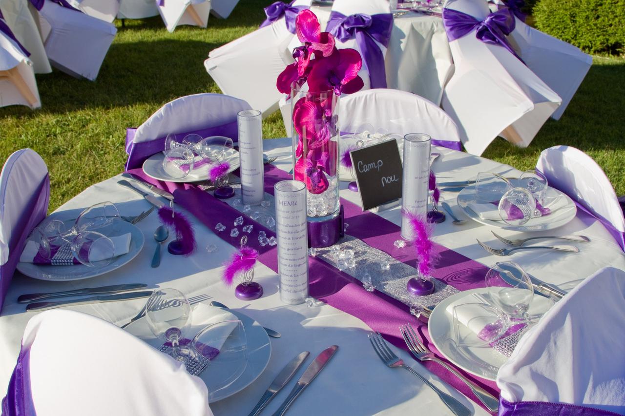 ديكورات مختلفة لتزويق طاولات الزفاف