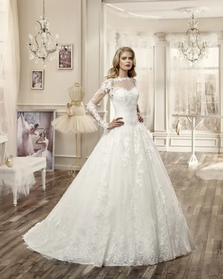4 موديلات فساتين زفاف محتشمة وبأكمام طويلة ومناسبة للأجواء الربيعية الباردة
