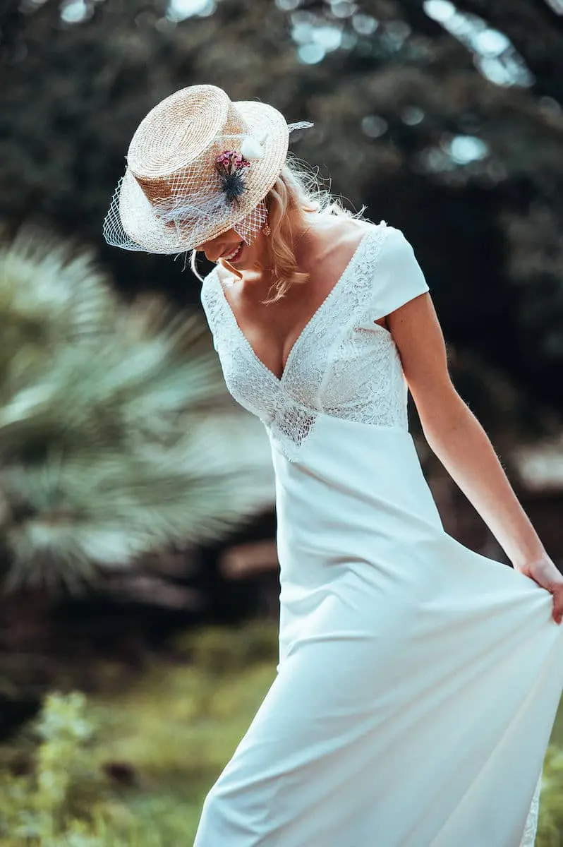 بالصور: فساتين زفاف نصف يد لإطلالة صيفية أنيقة